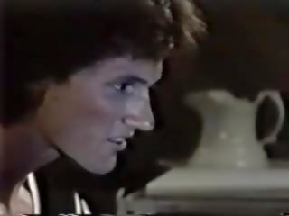 Porno jocuri 1983: gratis iphone sex Adult video mov 91