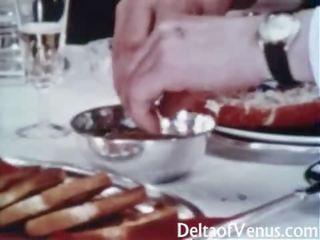 Millésime sexe vidéo 1960s - poilu marriageable brunette - table pour trois