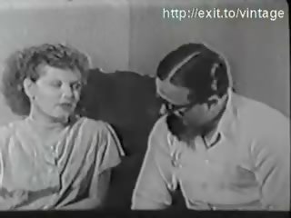 1927 rambut pirang ibu rumah tangga dengan sebuah visitor
